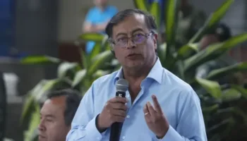 Gustavo Petro denuncia plan de desinformación contra candidatura de Iván Cepeda