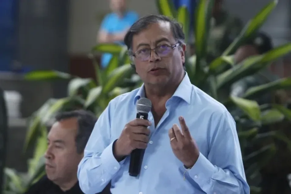 Gustavo Petro denuncia plan de desinformación contra candidatura de Iván Cepeda