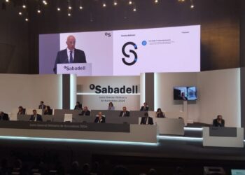 La campaña Banca Armada denuncia en las juntas de accionistas de los principales bancos españoles sus vínculos con empresas de armamento