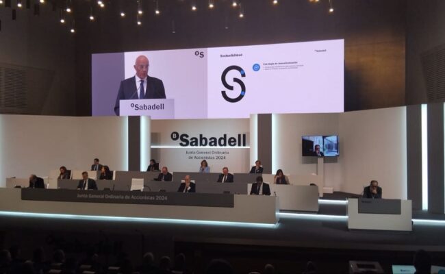 La campaña Banca Armada denuncia en las juntas de accionistas de los principales bancos españoles sus vínculos con empresas de armamento