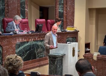 PP y Vox tumban la propuesta de IU-Verdes y Podemos para aplicar el V Convenio de Reforma Juvenil y Protección de Menores en la Región de Murcia