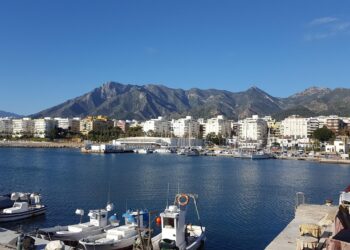 Navegar por la Costa del Sol: la experiencia exclusiva de alquilar una embarcación en Marbella