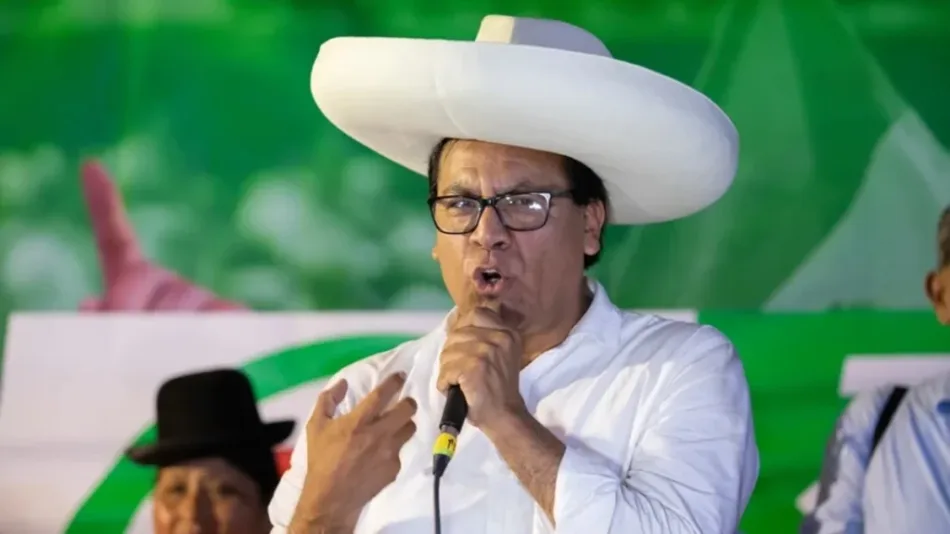 Policía de Perú detiene a hombre armado en mitin de Roberto Sánchez