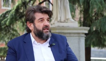 Podemos Alcalá de Henares denuncia el inmovilismo del Ayuntamiento ante los presuntos delitos de acoso sexual del portavoz de VOX Víctor Acosta