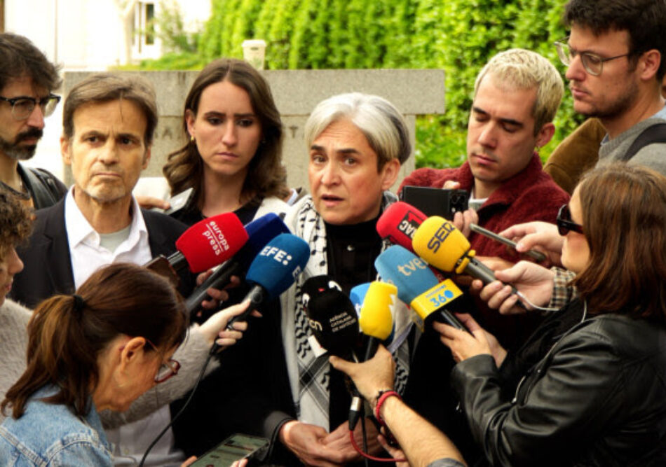 Ada Colau i diversos activistes declaren davant la Fiscalia de l’Audiència Nacional pels crims de guerra i maltractaments de l’Estat d’Israel