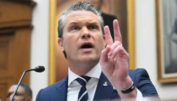 Senado de EE. UU. exige a Hegseth la verdad sobre masacre en Irán