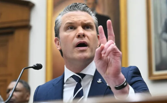 Senado de EE. UU. exige a Hegseth la verdad sobre masacre en Irán
