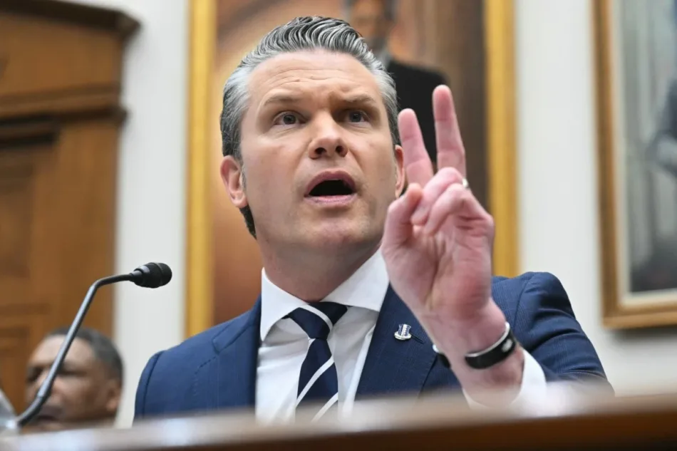 Senado de EE. UU. exige a Hegseth la verdad sobre masacre en Irán