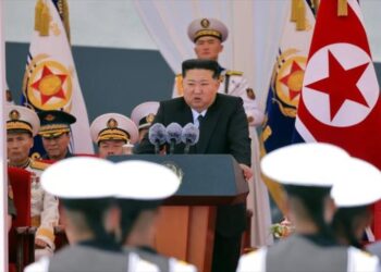 Corea del Norte afirma que equipa Marina con armas nucleares