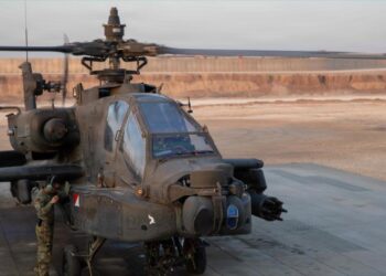 The New York Times: Cae un helicóptero de ataque Apache de EE.UU. cerca del estrecho de Ormuz