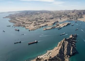 Irán advierte contra paso por Ormuz fuera de sus rutas designadas
