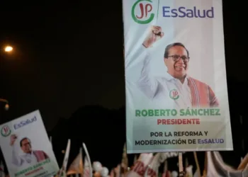 Perú: Sánchez y Fujimori cierran campaña electoral para la segunda vuelta