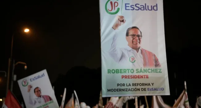 Perú: Sánchez y Fujimori cierran campaña electoral para la segunda vuelta