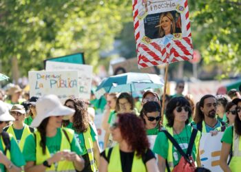 Esquerra Valenciana pide investigar la agresión a una docente y exige la dimisión del presidente de la Generalitat y de la Consejera de Educación