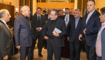 Negociadores iraníes protestan por amenazas de Trump y evalúan respuestas