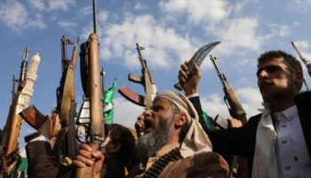 Yemen prepara operación para romper el bloqueo de 11 años