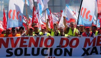 A patronal prolonga deliberadamente o conflito no metal e os sindicatos exíxenlle que abandone a actitude de bloqueo