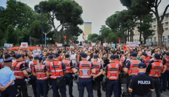 Albania: Protestas masivas contra megaproyecto de la familia Trump