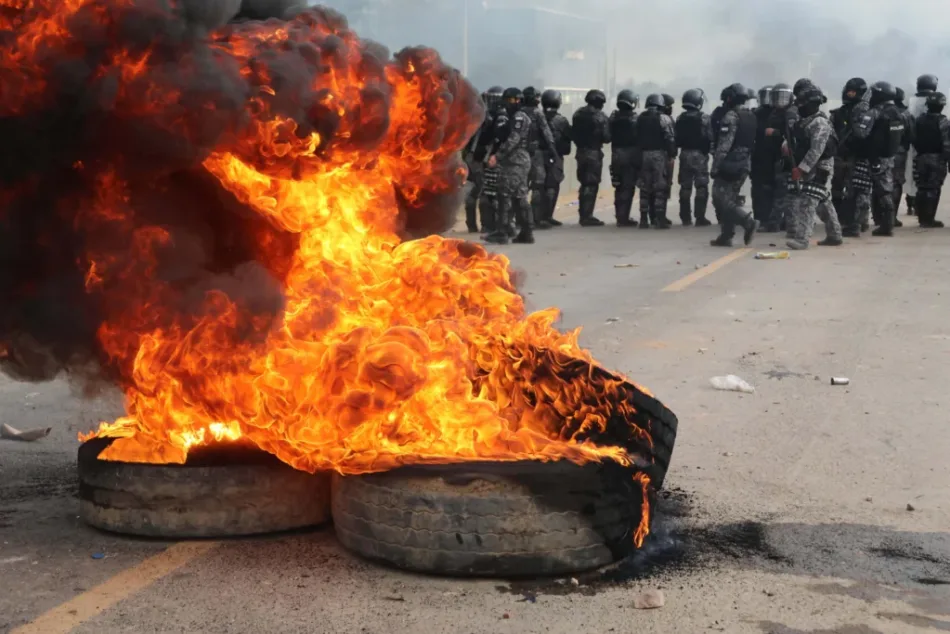 Evo Morales y colectivos de Bolivia denuncian amenaza militar tras ley de estado de excepción