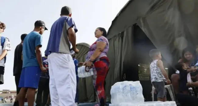 Venezuela asiste a familias en 10 campamentos temporales desplegados en La Guaira
