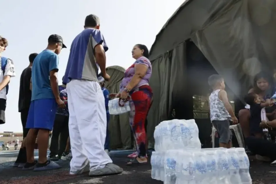 Venezuela asiste a familias en 10 campamentos temporales desplegados en La Guaira