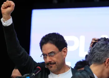 Cepeda denuncia anomalías electorales y alerta sobre injerencia extranjera en Colombia