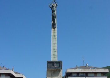Cantabristas considera “lamentable y trasnochado” que PP, Vox y PRC se alíen para defender el monumento franquista de Carrero Blanco en Santoña