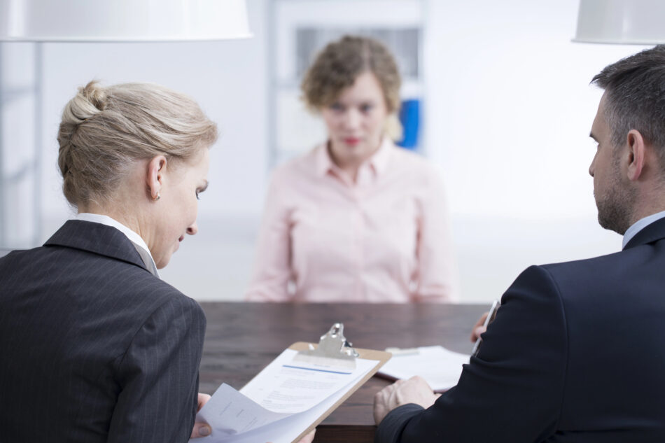 Más allá del currículum: El nuevo poder de los ‘headhunters’ en la economía actual