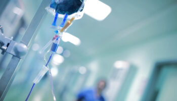 Reclaman un protocolo asistencial para orientar a los profesionales y agilizar la prestación de ayuda médica a morir