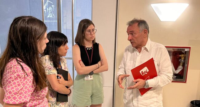 Enrique Santiago plantea actuar “en el ejercicio de la garantía de la igualdad de trato” frente a la “limpieza social” que ejecuta el Ayuntamiento de Madrid del PP contra quienes viven en la calle