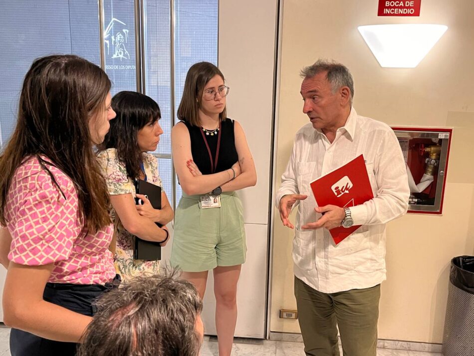 Enrique Santiago plantea actuar “en el ejercicio de la garantía de la igualdad de trato” frente a la “limpieza social” que ejecuta el Ayuntamiento de Madrid del PP contra quienes viven en la calle