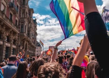 El 75 % de los españoles admite haber presenciado insultos a una persona del colectivo LGTBI+