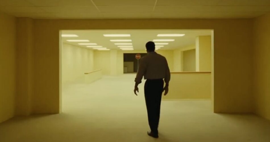 “Backrooms”, de Kane Parsons. Atrapados en el laberinto cotidiano