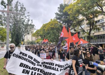 Un centenar de biblioteques públiques tancades durant la primera jornada de vaga a tot Catalunya