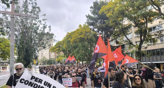 Un centenar de biblioteques públiques tancades durant la primera jornada de vaga a tot Catalunya