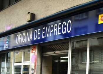 A baixada do paro en maio volve sustentarse na estacionalidade e na precariedade laboral