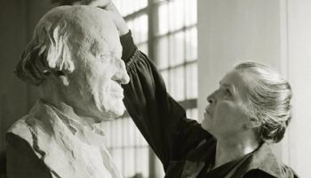 Vera Mújina: la escultora de la URSS