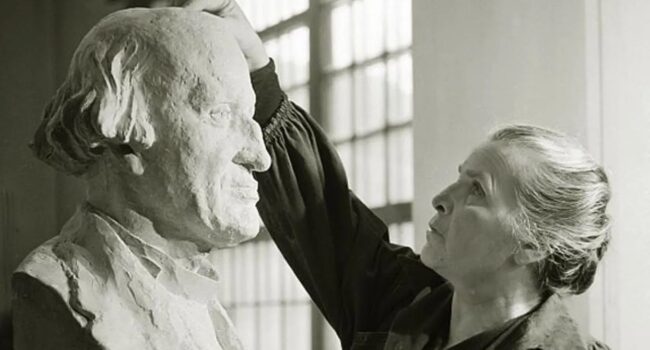 Vera Mújina: la escultora de la URSS