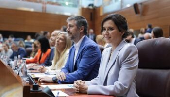 El Constitucional considera que Ayuso vulneró los derechos de los diputados al reformar Telemadrid