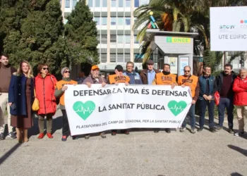 La Plataforma per la Defensa de la Sanitat Pública vincula el deterioro de la sanidad y la educación pública en un nuevo manifiesto de apoyo al profesorado valenciano