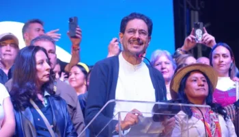 Colombia inicia el escrutinio y Cepeda impugna 33.000 mesas