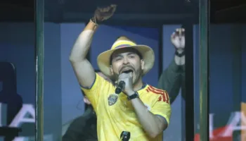 Elecciones Colombia: Tribunal ordena retirar propaganda de De la Espriella por uso de símbolos patrios