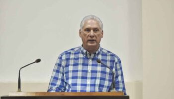 En Cuba no habrá cambios políticos, afirma Diaz-Canel
