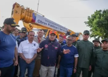 Venezuela activa masivo despliegue cívico-militar de asistencia y rescate en La Guaira tras sismos