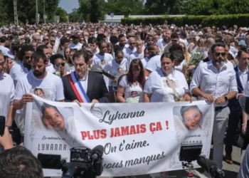 Franceses levantan su voz contra fallos de la justicia en caso de niña asesinada