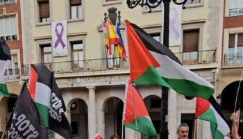 Acampada por Palestina La Rioja exige la liberación de las 10 personas de la caravana terrestre de la Global Sumud Flotilla detenidas en Libia cuando se dirigían a Gaza con ayuda humanitaria