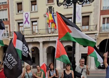 Acampada por Palestina La Rioja exige la liberación de las 10 personas de la caravana terrestre de la Global Sumud Flotilla detenidas en Libia cuando se dirigían a Gaza con ayuda humanitaria