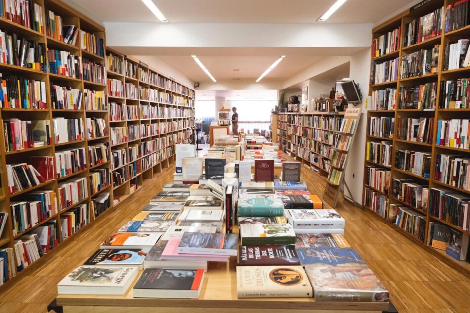 Ocho librerías de Andalucía acogerán entre junio y octubre encuentros entre autores dentro del programa ‘Afinidades electivas’