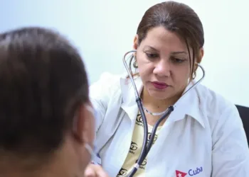 Misión médica cubana despliega atención ininterrumpida tras terremotos en Venezuela