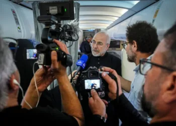 Irán y EE.UU. acuerdan liberación de fondos congelados y exención petrolera